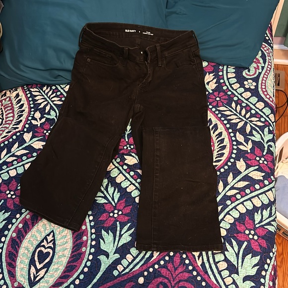 Old Navy Mid-Rise Kicker Boot-Cut Jeans - Picture 2 of 3